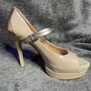 Blush and rose gold Jessica Simpson heels.